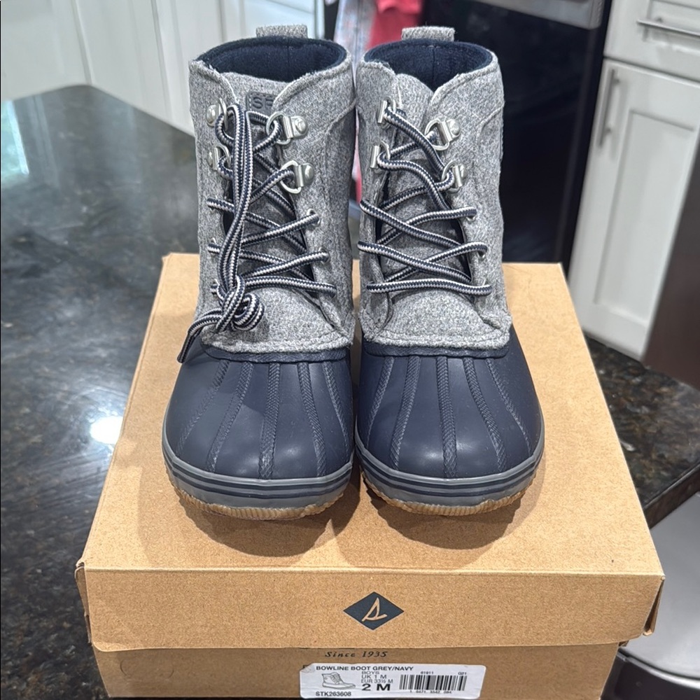Sperry Bowline Boot in Grey and Navy